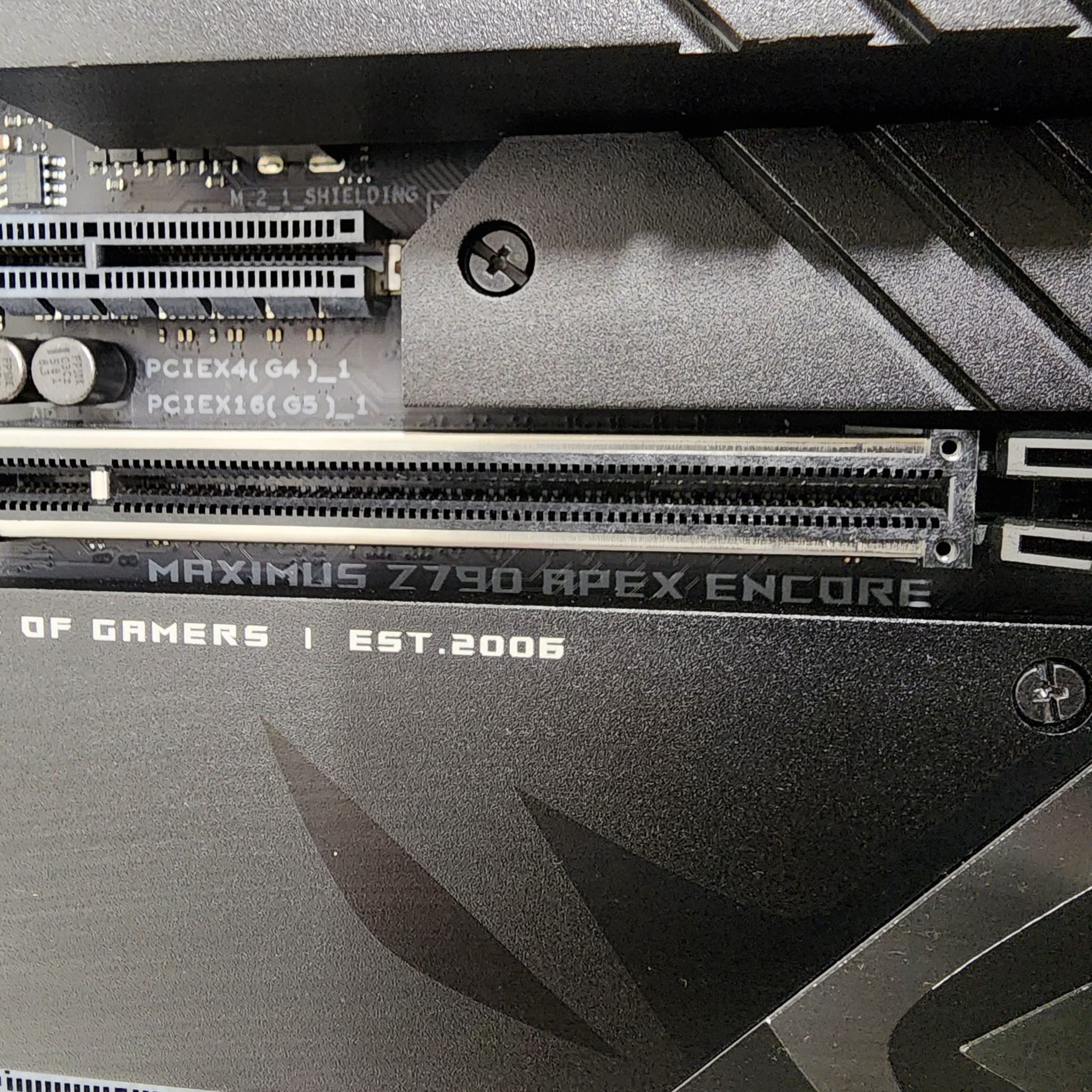 ASUS ROG MAXIMUS Z790 APEX ENCORE