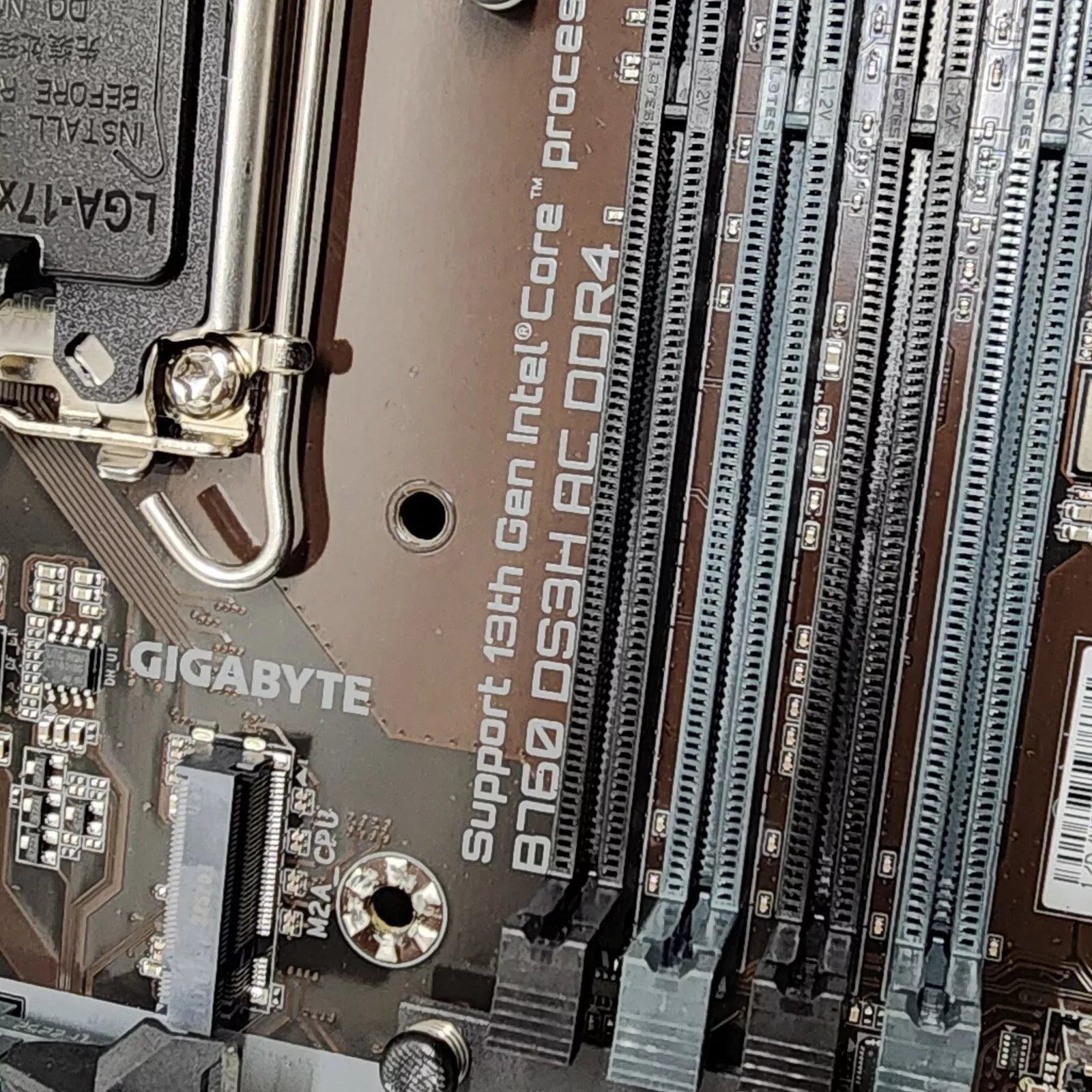GIGABYTE B760 DS3H AC DDR4